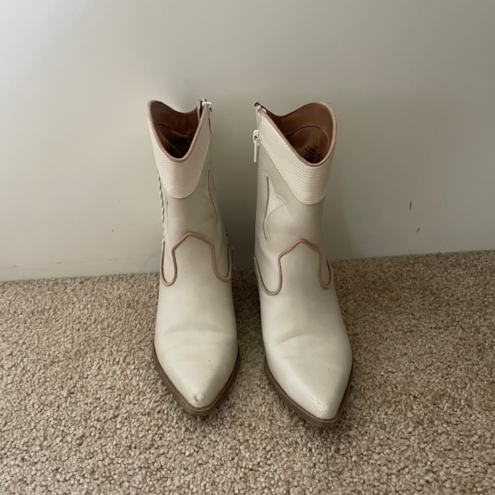 White Cowboy Western Ankle Boots Pointed Toe Stacked Heel Sz 6.5 Target